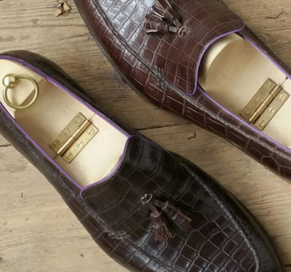 Hand stitched vamp on Carreducker bespoke loafers