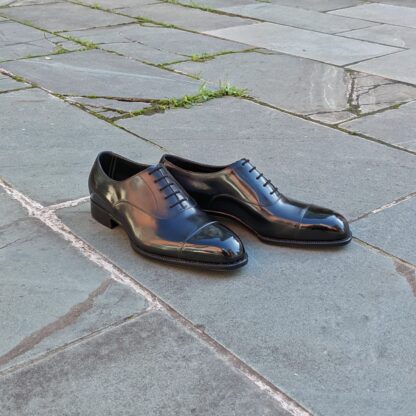black bespoke oxford shoes with toe cap
